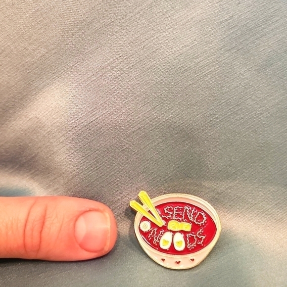 Adorable Pin - Picture 2 of 3